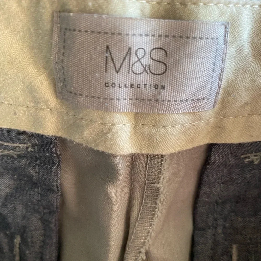 MARKS AND SPENCER Stormwear Pale Green Chino Shorts size 36In Mens Summer